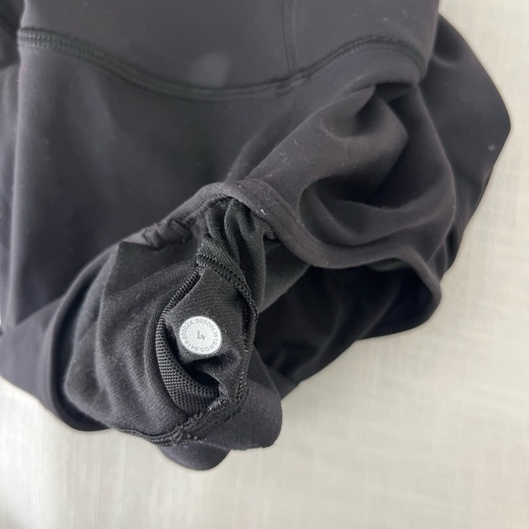 Lululemon black tank size 4 - Picture 3 of 3